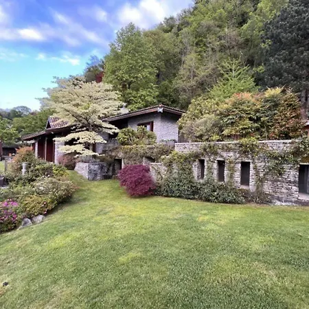 Vila Classic, Elegant Private Opposite *
